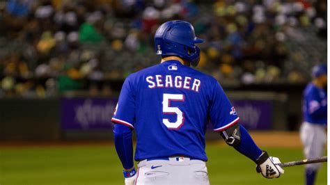 Rangers SS Seager out at least 4 weeks with hamstring strain